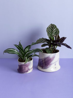 כלי לעציץ סגול